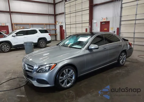 2015 Mercedes-Benz C 300 Luxury/Sport из США, поврежденный, VIN 55SWF4JB2FU046325